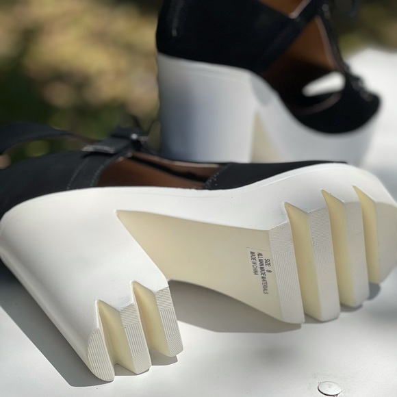 Qupid CRANK Black Lace Up Lug Sole Ultra Platform Bootie Heel Sandals - Picture 8 of 11